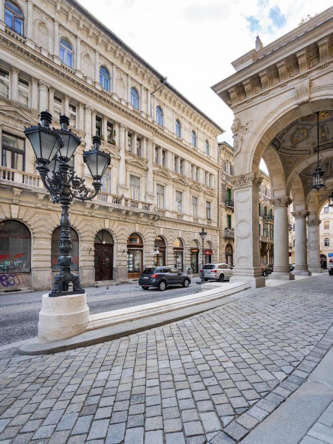 Centrum Opera Luxury Apartment With Free Garage Budapest Extérieur photo